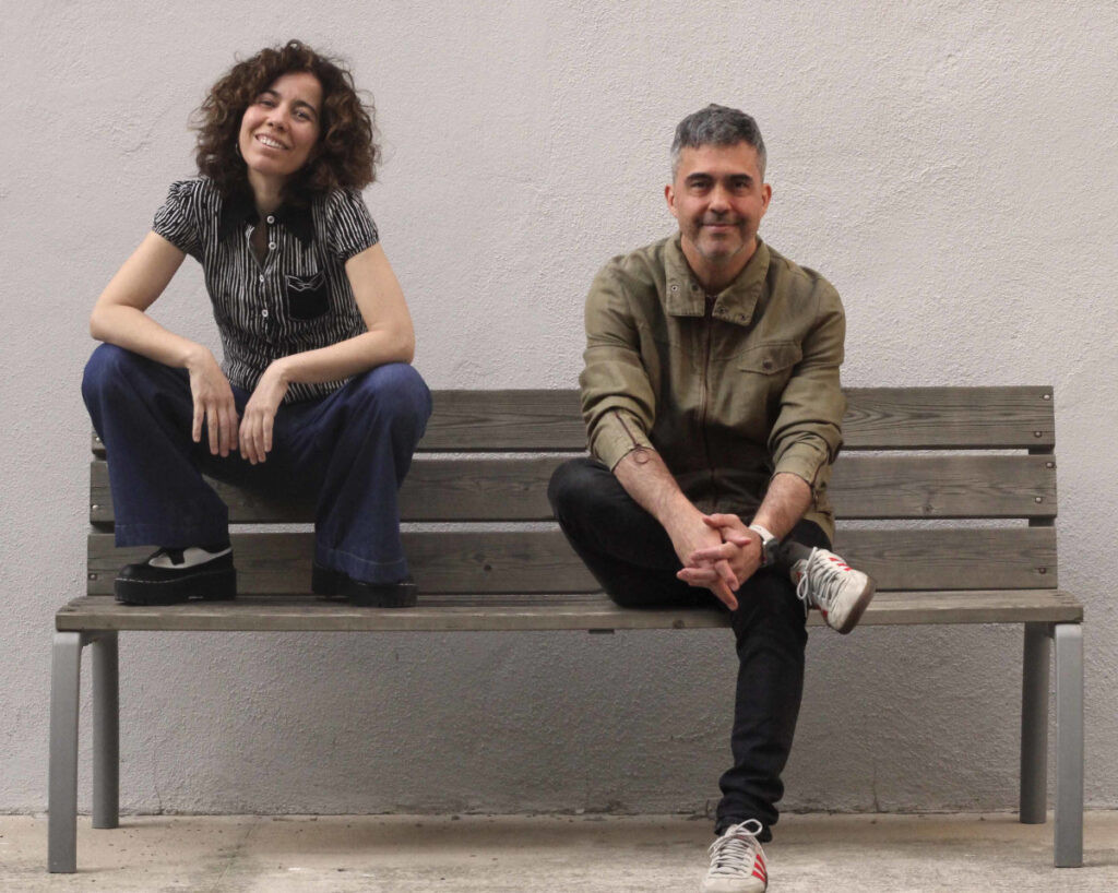 Cherry Picks: Celia Alba i Lluís Molina seuen a un banc